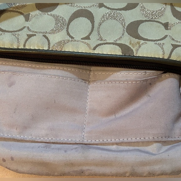 Coach Clutch -W charm and hang tag - Picture 8 of 9